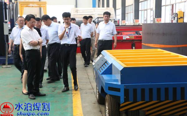 AGV機(jī)器人持續(xù)火熱，新領(lǐng)域帶來發(fā)展新機(jī)遇，水泊焊割自主研發(fā)的AGV小車