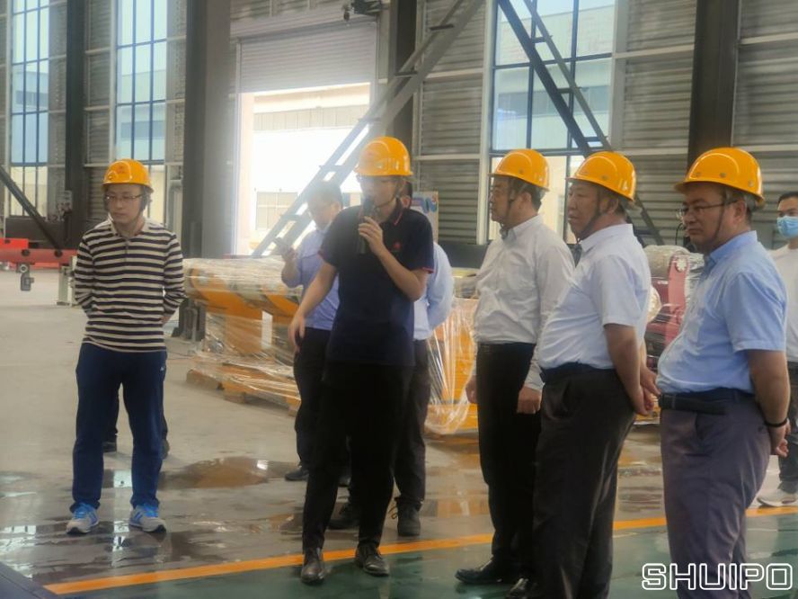 山東省科學(xué)院激光研究所所長賈中青、山東省機(jī)械設(shè)計研究院院長林江海帶領(lǐng)激光、高端裝備領(lǐng)域?qū)＜乙恍?人到水泊焊割實地調(diào)研2